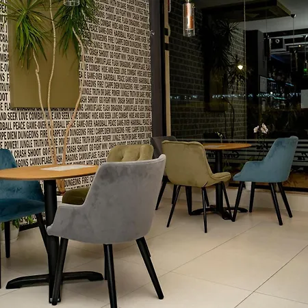 ホテル Gran Via 3*