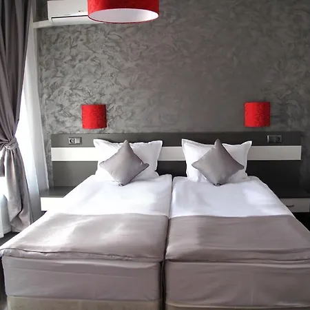 ホテル Gran Via 3*