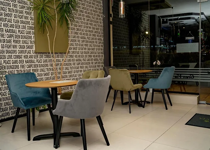 Хотел Gran Via 3*